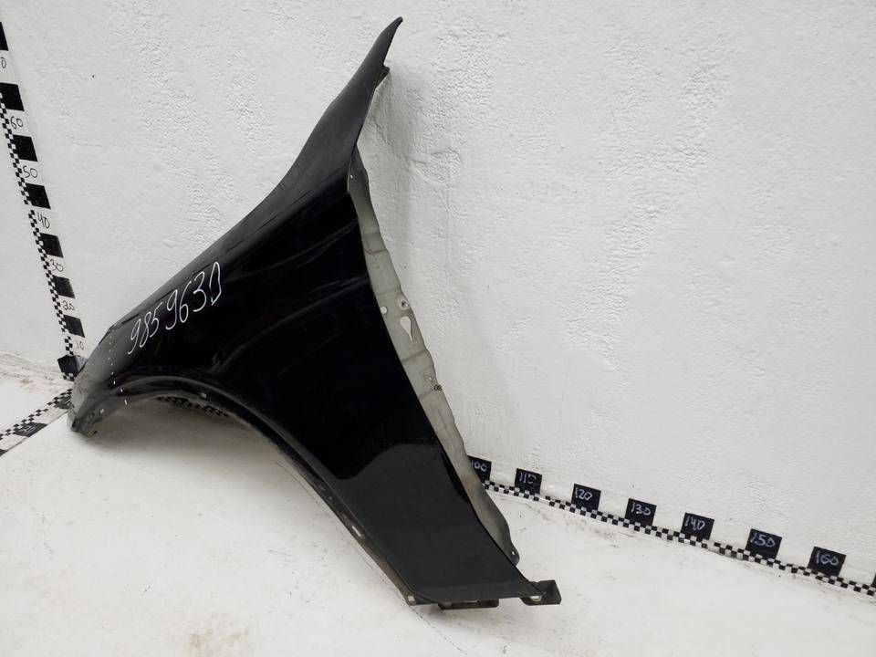 Крыло переднее левое