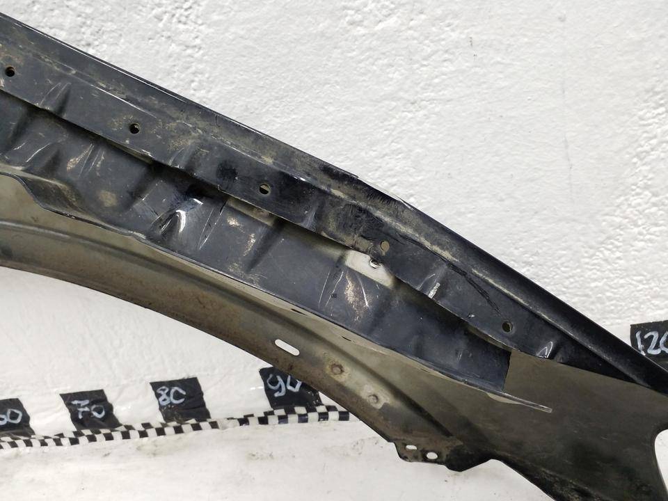 Крыло переднее левое