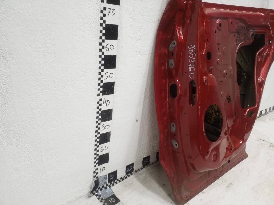 Дверь задняя правая