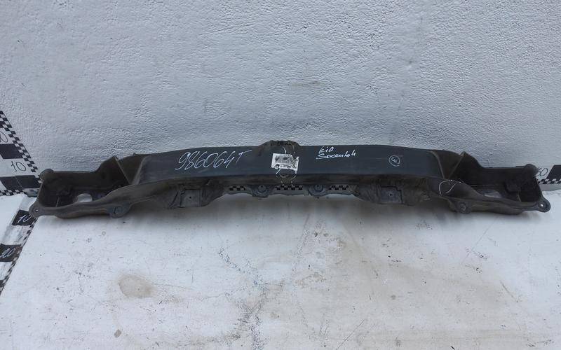 Усилитель заднего бампера