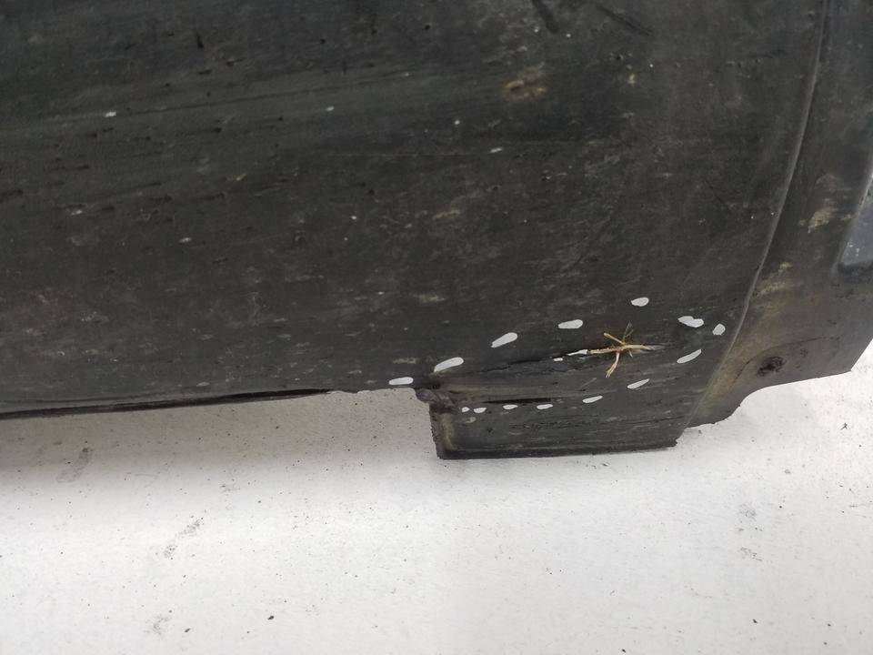 Накладка заднего крыла левого