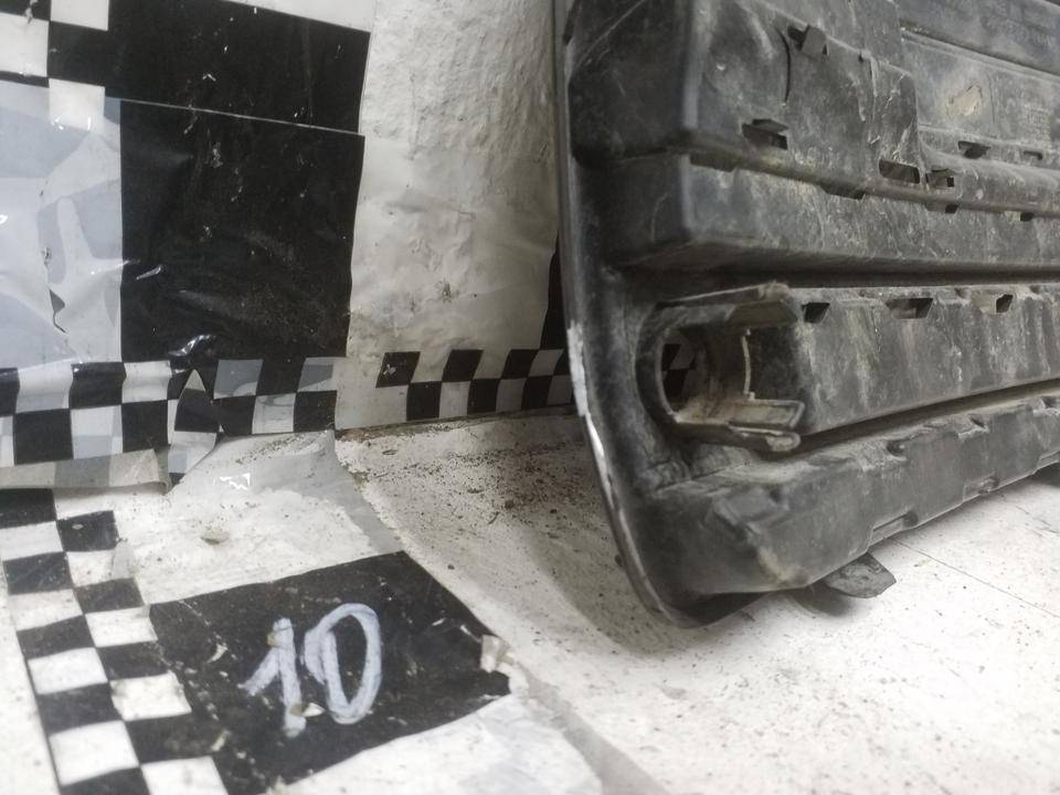 Накладка переднего бампера левая