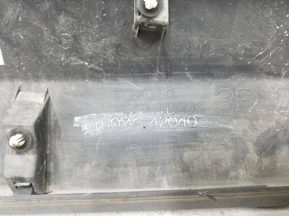 Накладка двери передней левой