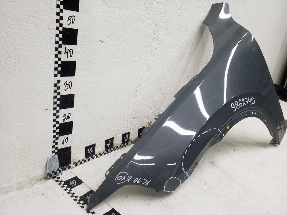 Крыло переднее левое