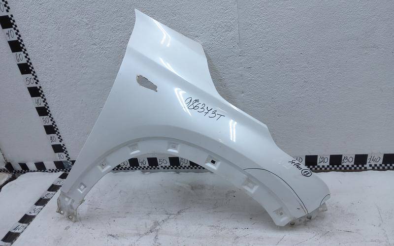 Крыло переднее правое