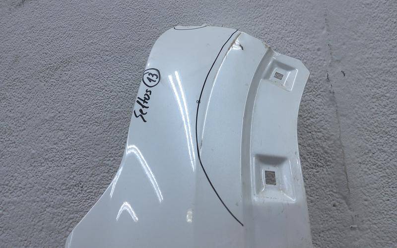 Крыло переднее правое