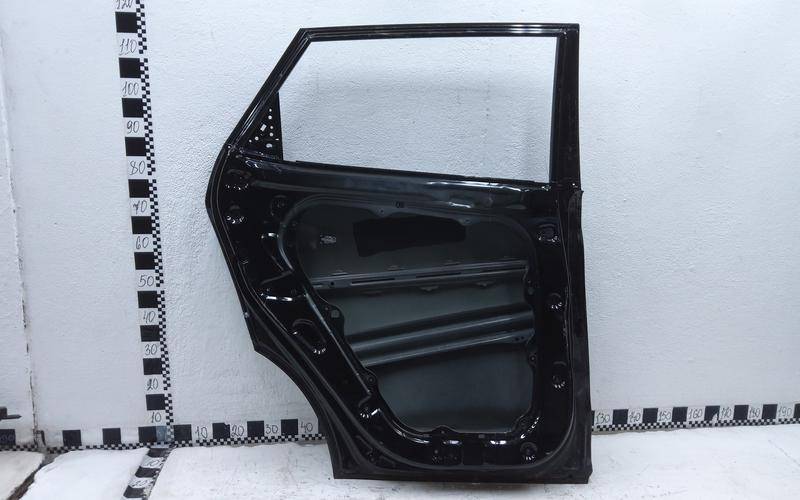 Дверь задняя левая