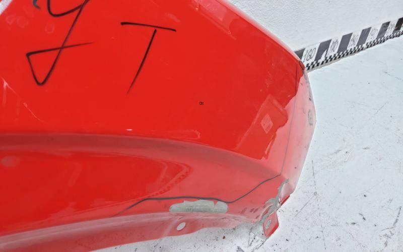 Крыло переднее правое