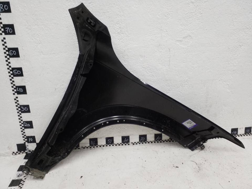 Крыло переднее левое