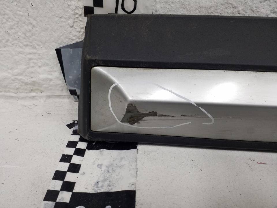 Накладка двери задней правой