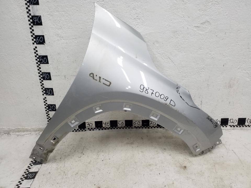 Крыло переднее правое