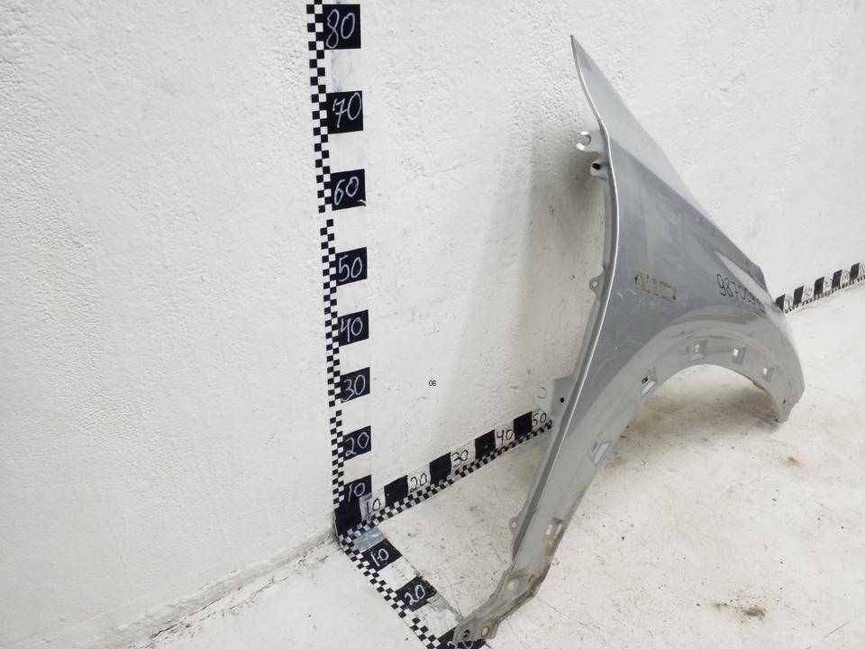 Крыло переднее правое