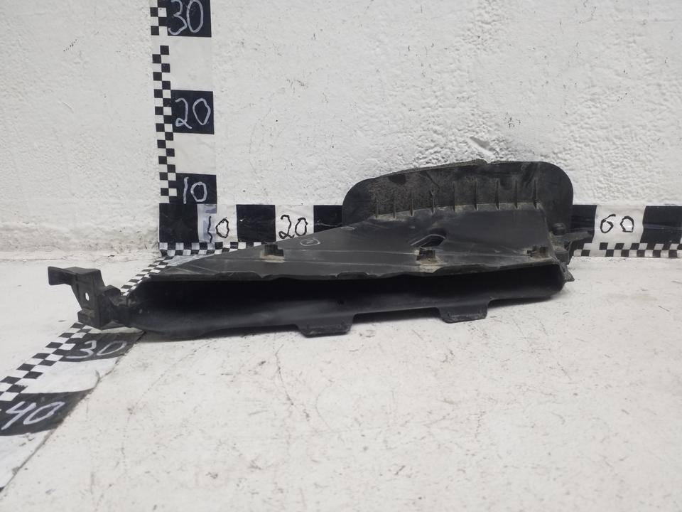 Воздуховод радиатора правый