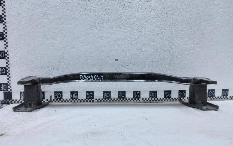 Усилитель переднего бампера