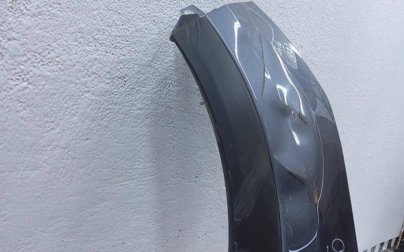 Крыло переднее левое