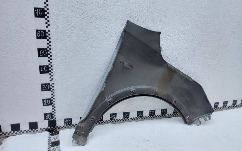 Крыло переднее левое