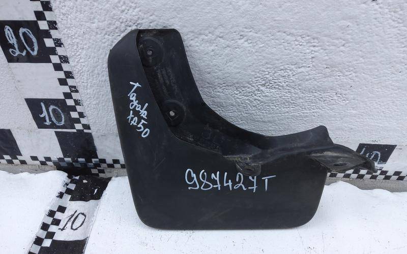 Брызговик задний левый