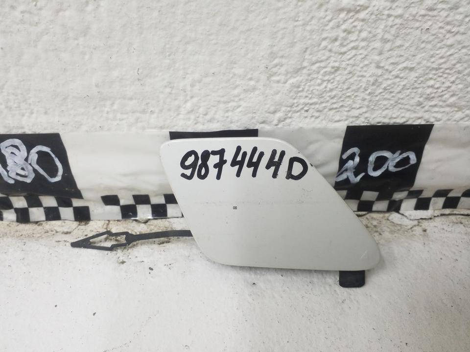 Заглушка буксировочного крюка