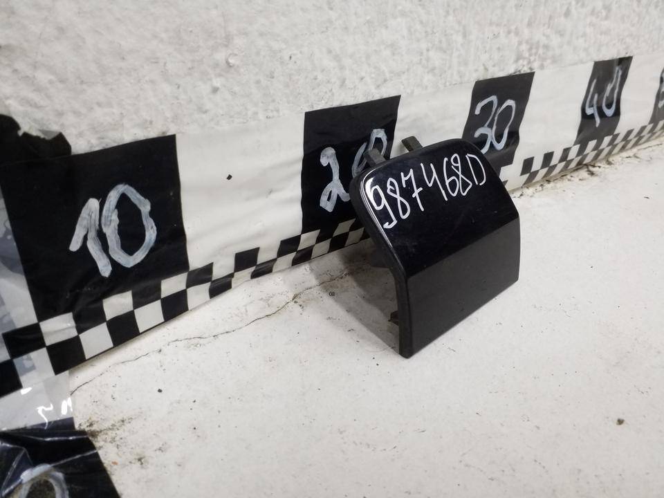 Заглушка буксировочного крюка