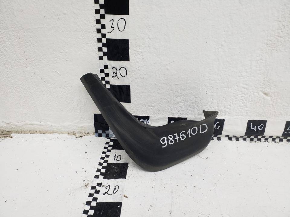 Брызговик задний левый