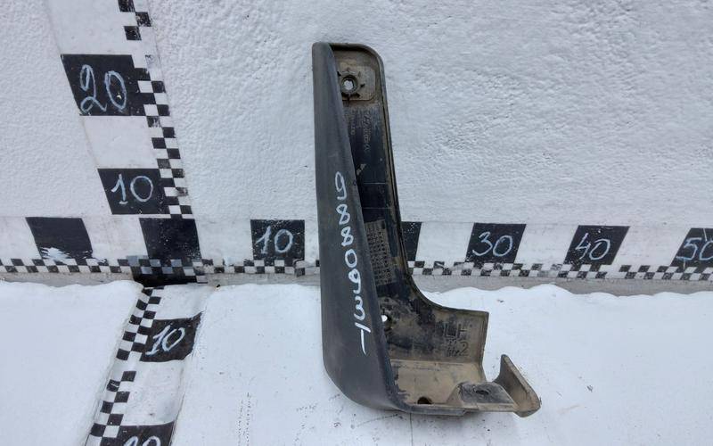 Брызговик задний левый