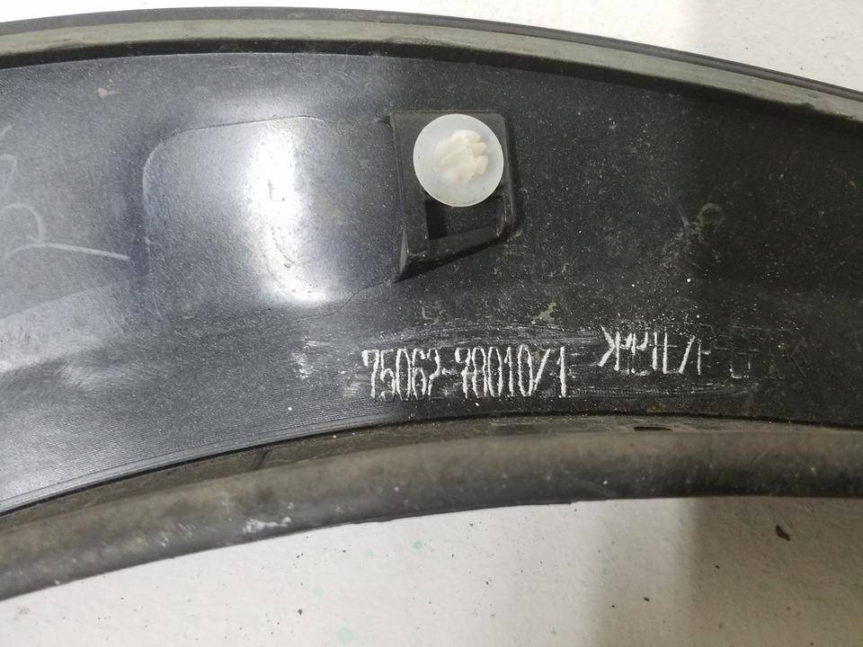 Накладка двери задней левой
