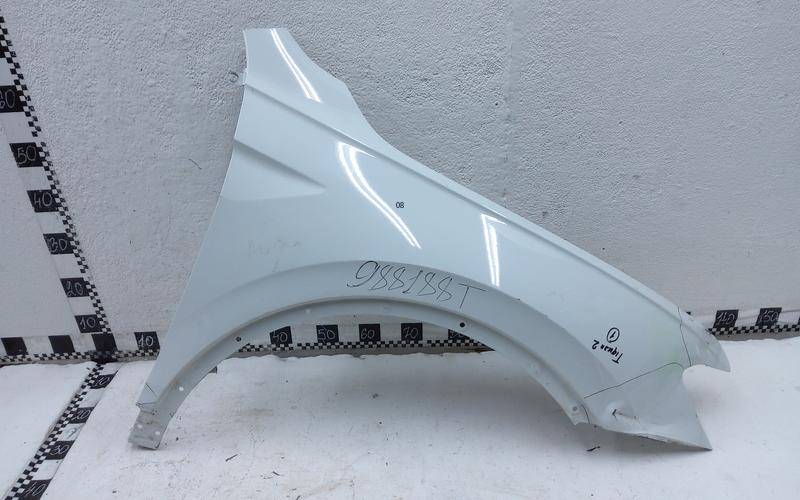 Крыло переднее правое