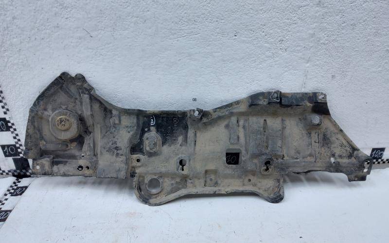 Пыльник двигателя нижний левый