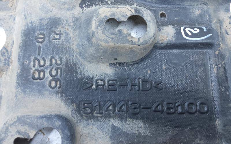 Пыльник двигателя нижний левый