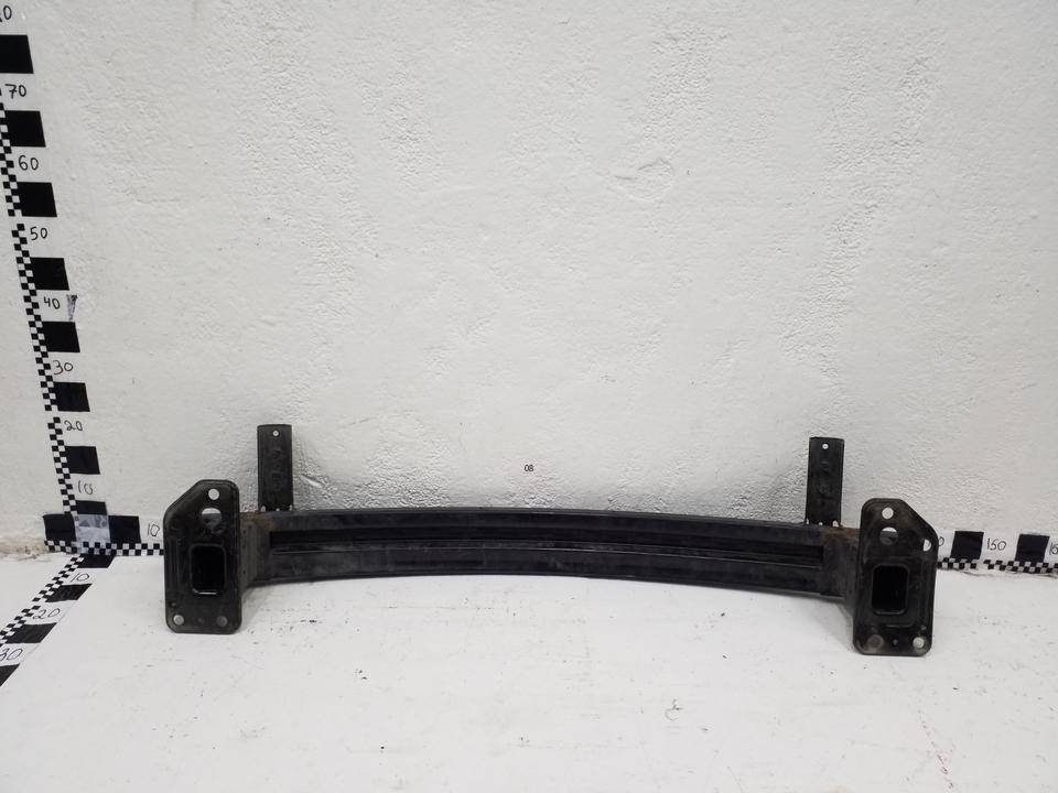 Усилитель переднего бампера