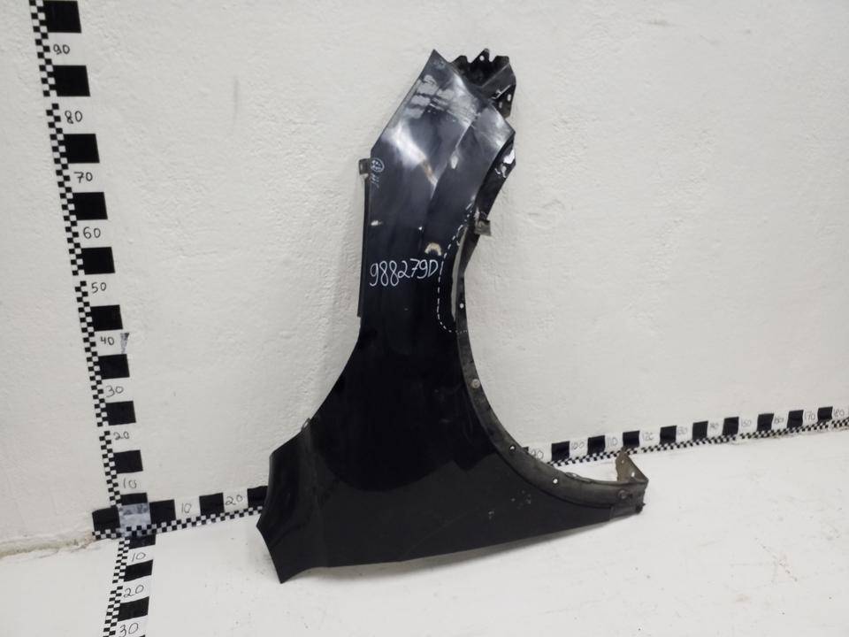 Крыло переднее правое