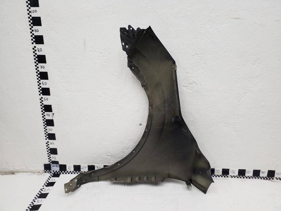 Крыло переднее правое