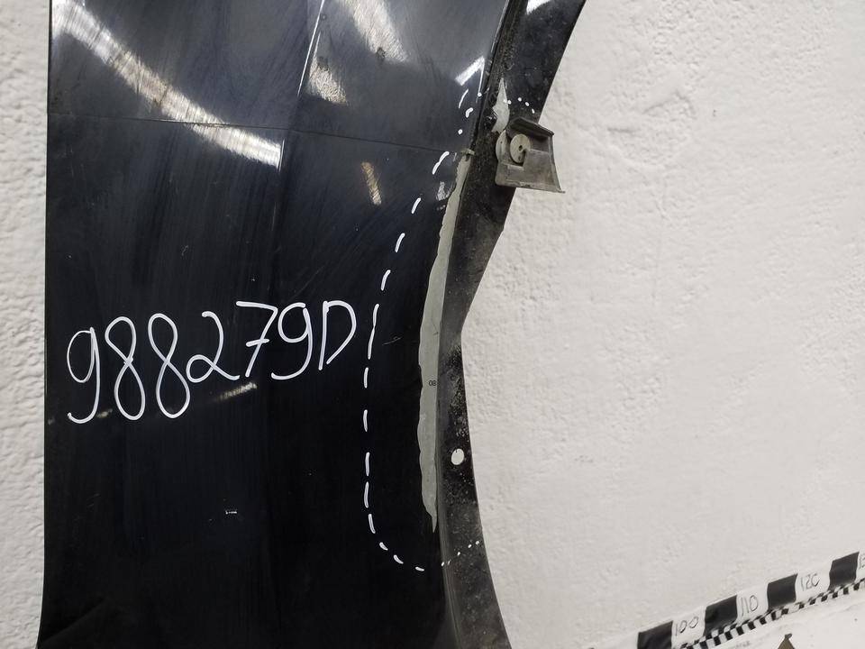 Крыло переднее правое