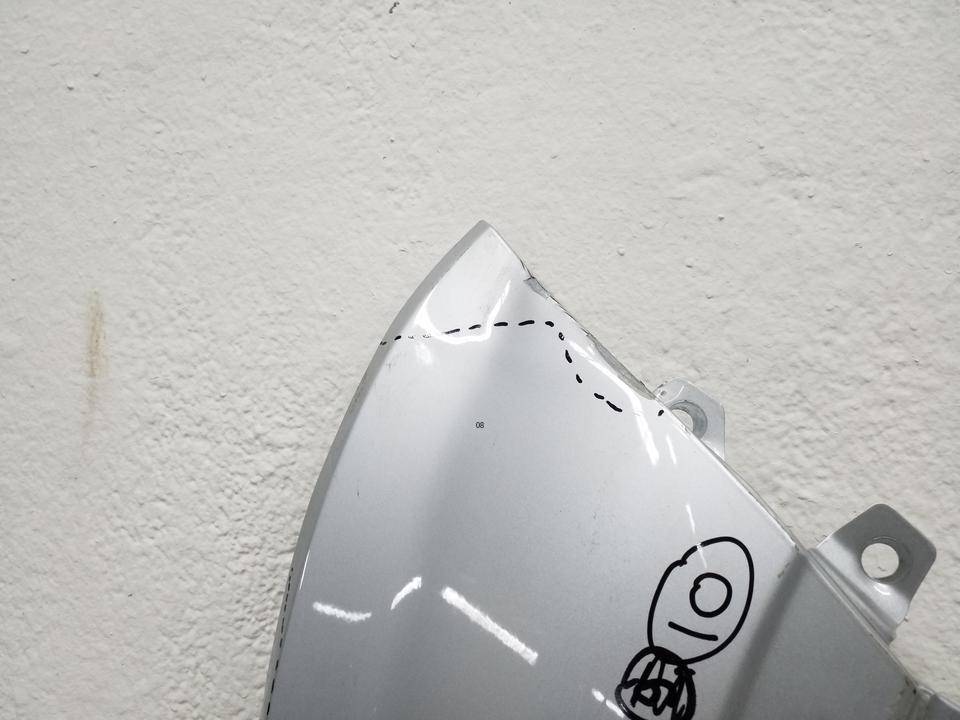 Крыло переднее правое