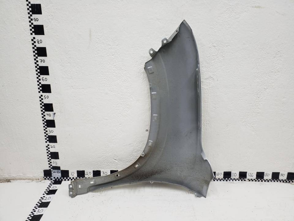 Крыло переднее правое