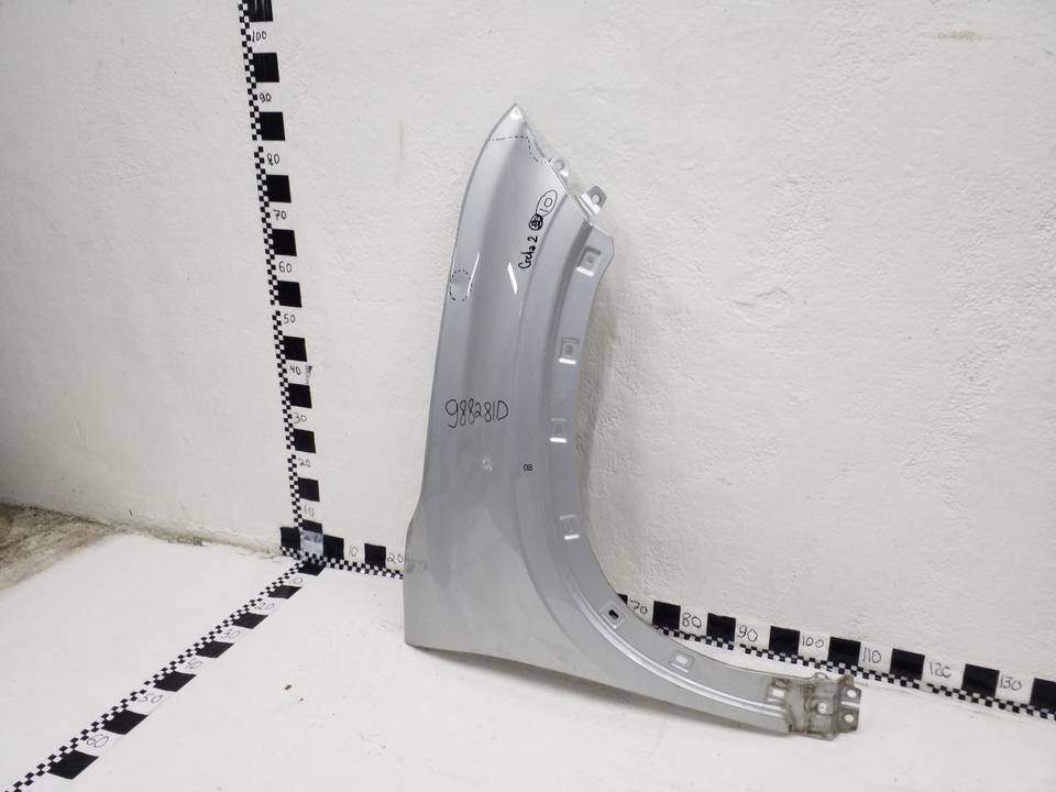 Крыло переднее правое