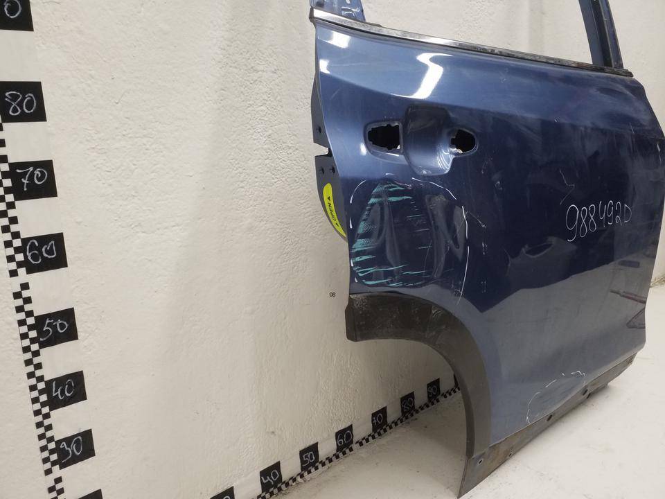 Дверь задняя правая