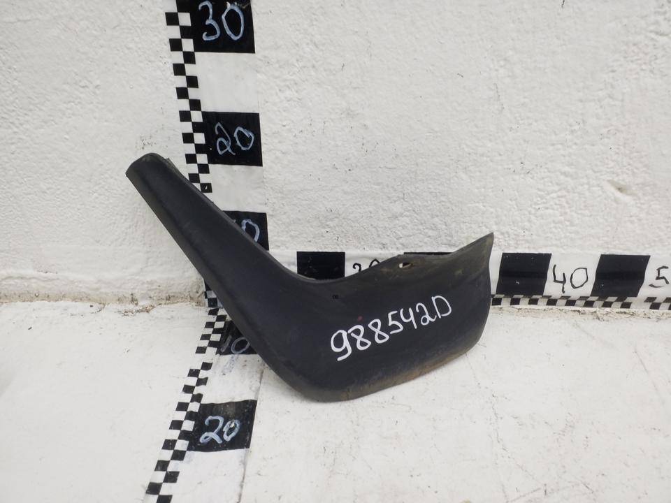 Брызговик задний левый