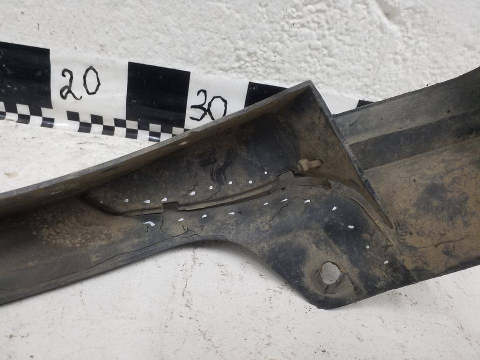 Брызговик задний левый