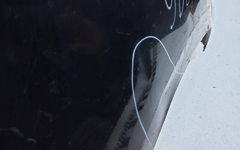 Крыло переднее правое