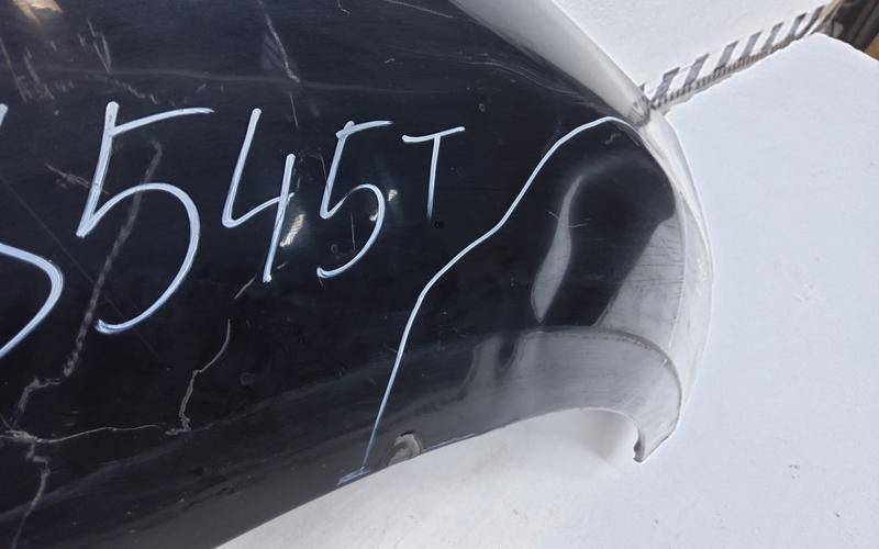 Крыло переднее правое