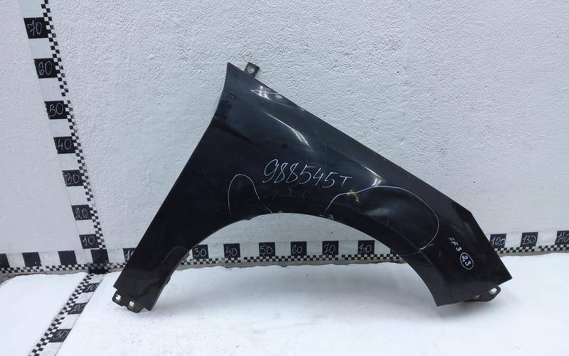 Крыло переднее правое