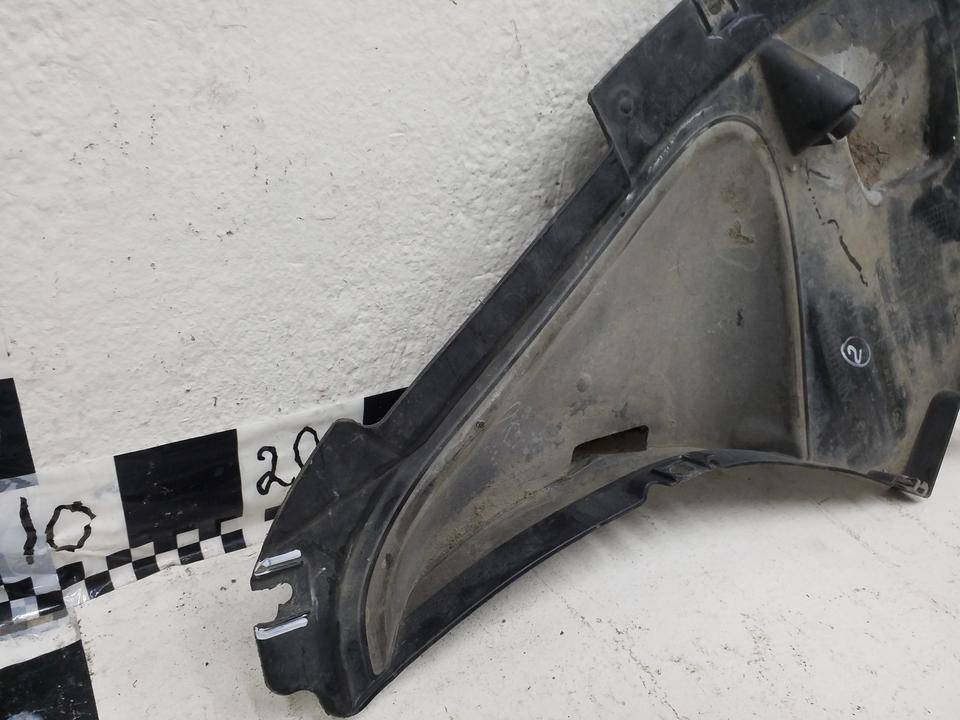 Воздуховод радиатора левый