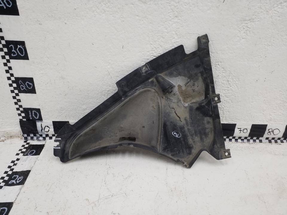 Воздуховод радиатора левый