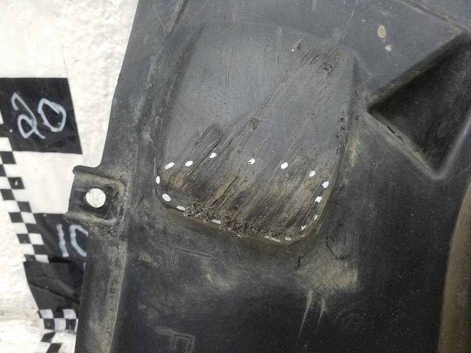 Воздуховод радиатора левый