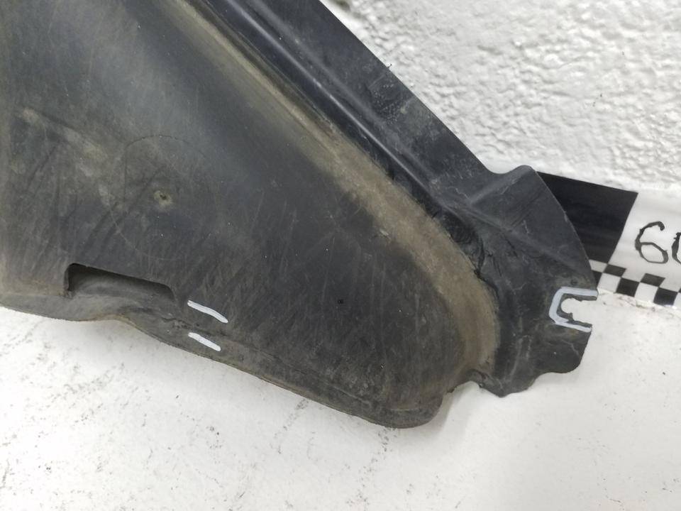 Воздуховод радиатора левый