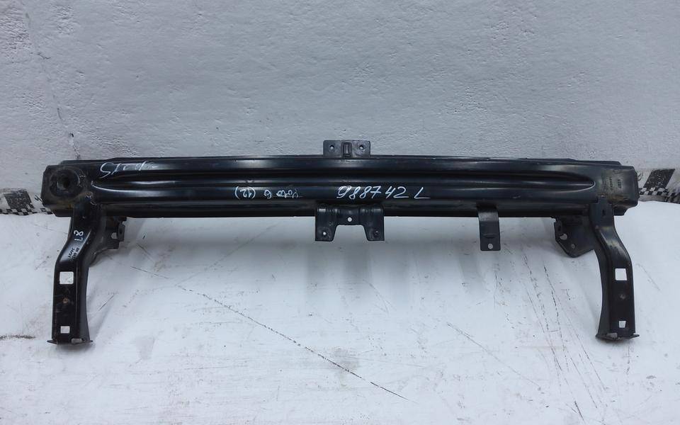 Усилитель переднего бампера