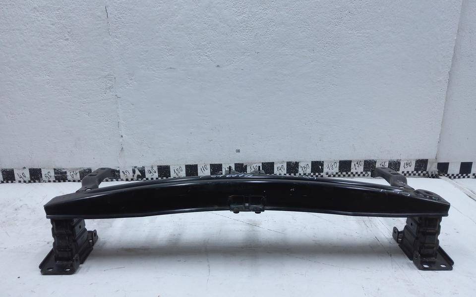 Усилитель переднего бампера