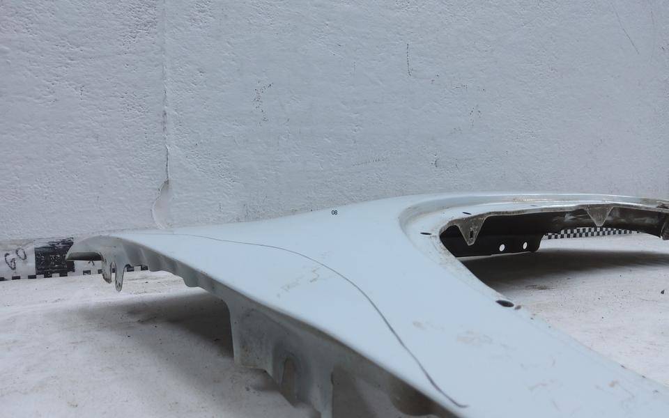 Крыло переднее правое