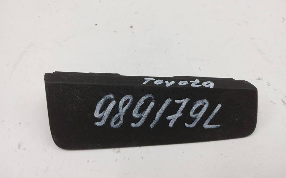 Заглушка буксировочного крюка